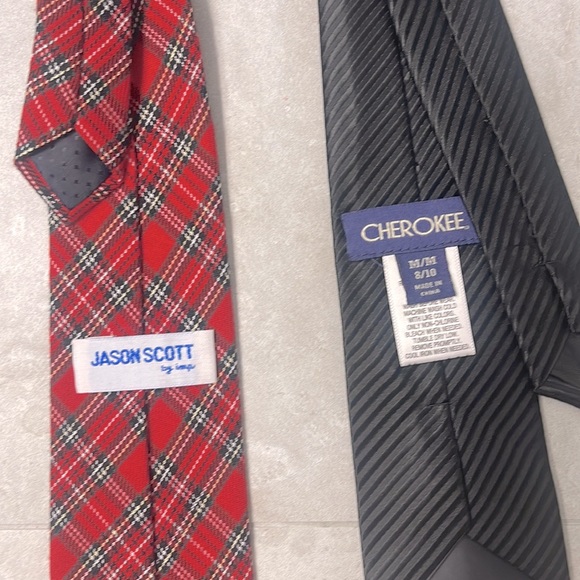 Kids tie bundle perfect for pre-school events & parties, classic looks, like new - Picture 3 of 3